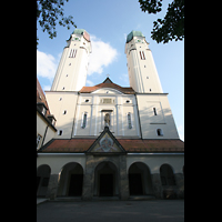 Doppelturmfassade