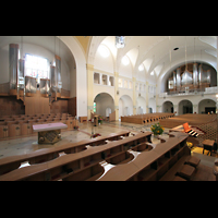 Rechte Chororgel, Hauptorgel und Spieltisch