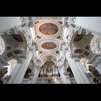 Orgelempore und Blick ins Gew�lbe