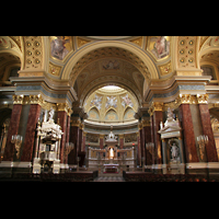 Budapest, Szent István Bazilika (St. Stefan Basilika), Innenraum / Hauptschiff in Richtung Chor