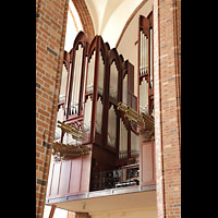 Szczecin (Stettin), Katedra sw. Jakuba (Jakobskathedrale), Orgel seitlich durch die Säulen gesehen