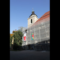 Kirchheim unter Teck, Stadtkirche St. Martin, Außenansicht (eingerüstet) mit Turm