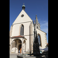 Rottenburg, Dom St. Martin, Außenansicht von Südwesten, rechts der Marktbrunnen