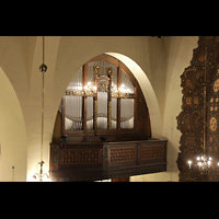 lesund, Kirke, Chororgel von der Hauptorgel aus gesehen