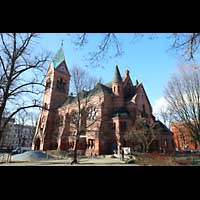 Berlin, Lutherkirche, Seitenansicht mit Chor vorne