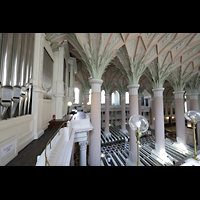 Leipzig, Nikolaikirche, Orgel seitlich mit Blick in die Kirche