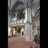 Braunschweig, St. Martini, Orgel und reich verzierte Empore seitlich