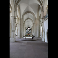 Braunschweig, St. Andreas, Blick vom Altar durchs Hauptschiff zur Orgel