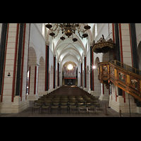 Goslar, Marktkirche St. Cosmas und Damian, Innenraum in Richtung Orgel