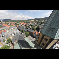 Goslar, Marktkirche St. Cosmas und Damian, Aussicht vom Nordturm nach Osten auf die Kirche, den Südturm und den Marktplatz
