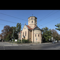 Berlin, Friedenskirche Niederschönhausen, Außenansicht vom Ossietzkyplatz aus