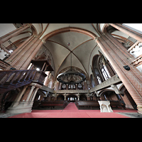 Berlin, Stephanuskirche, Innenraum mit Querhaus und Blick zur Orgel
