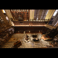 Sevilla, Catedral, Chorraum mit Spieltisch von der Empore der Evangelienorgel aus gesehen