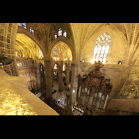 Sevilla, Catedral, Blick vom Dach der Evangelienorgel zur Epistelorgel und zum Hochaltar