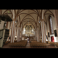 Berlin, St. Nikolai, Innenraum in Richtung Orgel