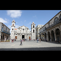 La Habana (Havanna), Catedral de San Cristóbal, Plaza de la Catedral, rechts der Palacio del Conde Lombillo