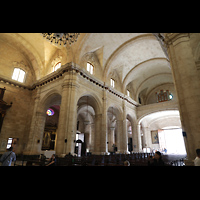 La Habana (Havanna), Catedral de San Cristóbal, Blick von der Vierung zur (digitalen!) Orgel auf der Empore