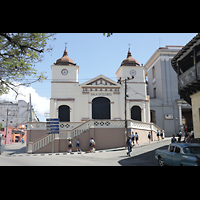 Santiago de Cuba, Auditorio Nuestra Señora de los Dolores, Fassade vom Plaza de Dolores aus gesehen