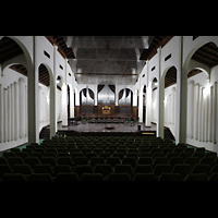 Santiago de Cuba, Auditorio Nuestra Señora de los Dolores, Innenraum in Richtung Orgel