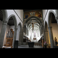 Ravensburg, Kath. Stadtkirche Liebfrauenkirche, Blick zum Chor mit Chororgel