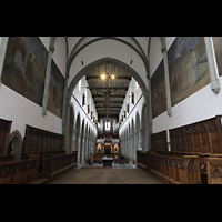 Ravensburg, Kath. Stadtkirche Liebfrauenkirche, Blick vom Hochaltar durchs gesamte Hauptschiff zur Orgel