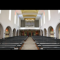 Konstanz, St. Gebhard, Innenraum in Richtung Orgel
