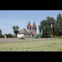 Reichenau, St. Peter und Paul Niederzell, Blick von der Eginostrae von Sdosten auf die Kirche