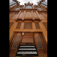 Schaffhausen, St. Johann, Orgel mit Spieltisch perspektivisch