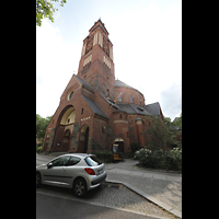 Berlin, St. Marien (Maria unter dem Kreuz), Außenansicht von der Laubacher Straße aus