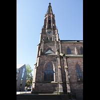 Bühl, Stadtpfarrkirche Münster St. Peter und Paul, Turm seitlich