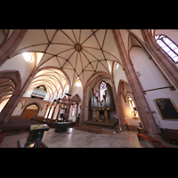 Bühl, Stadtpfarrkirche Münster St. Peter und Paul, Blick vom Chorraum auf beide Orgeln