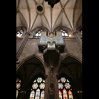 Freiburg, Münster Unserer Lieben Frau, Langhausorgel und Seitenwand mit bunten Glasfenstern