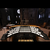 Freiburg, Münster Unserer Lieben Frau, Zentralspieltisch aller vier Orgeln im Chorraum