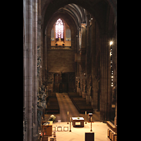 Freiburg, Münster Unserer Lieben Frau, Blick vom Altar-Baugerüst zu Zentralspieltisch (links unten), zur Michaelsorgel und zur Langhausorgel (rechts)