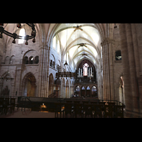 Basel, Mnster, Blick vom Lettner ins Hauptschiff in Richtung Orgel