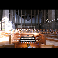 Basel, St. Antonius, Orgel mit Spieltisch