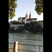 Basel, Münster, Abendlicher Blick über den Rhein zum Münster