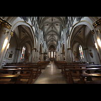 Fribourg (Freiburg), Cathdrale Saint-Nicolas, Innenraum in Richtung Chor