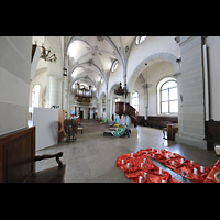 Vevey, Sainte-Claire, Blick schrg vom Chor in die Kirche