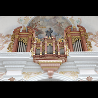 Luzern, Jesuitenkirche, Orgel von der Mitte der Kirche aus gesehen