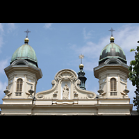 Schwyz, Kollegiumskirche, Doppeltürme der Fassade