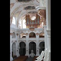 Luzern, Jesuitenkirche, Blick vom Triforium im Chor in die Kirche und zur Orgel