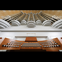 Potsdam, St. Nikolai, Spieltisch mit Orgelprospekt