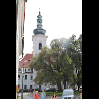 Praha (Prag), Strahov Klášter Bazilika Nanebevzetí Panny Marie (Klosterkirche), Außenansicht mit Türmen seitlich