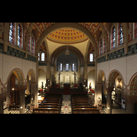 Dsseldorf, St. Antonius, Blick vom Spieltisch der Hauptorgel in die Kirche