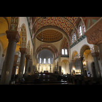 Dsseldorf, St. Antonius, Innenraum der Kirche seitlich