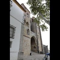 Évora, Catedral da Sé, Ansicht vom Largo do Marquês de Marialva aus