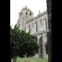 Évora, Catedral da Sé, Blick durch das Kreuzgangsgewölbe auf die Kathedrale