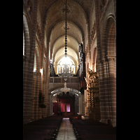 Évora, Catedral da Sé, Hauptschiff in Richtung Westenpore und Orgel