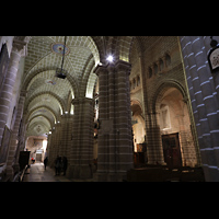 Évora, Catedral da Sé, Seitenschiff mit Blick ins Hauptschiff und zur Orgel